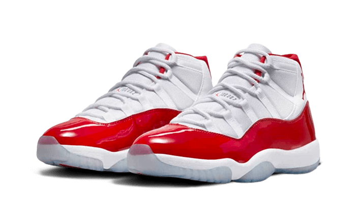 Air Jordan 11 Retro Cherry (2022) - MAILLOT DE FOOT PRO