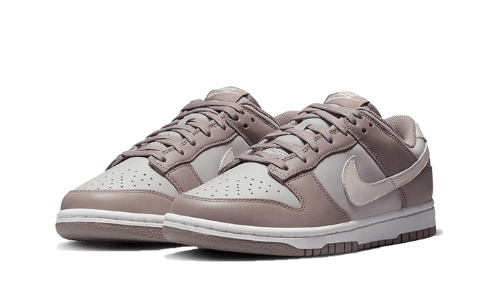 Nike
Dunk Low Bone Beige - MAILLOT DE FOOT PRO
