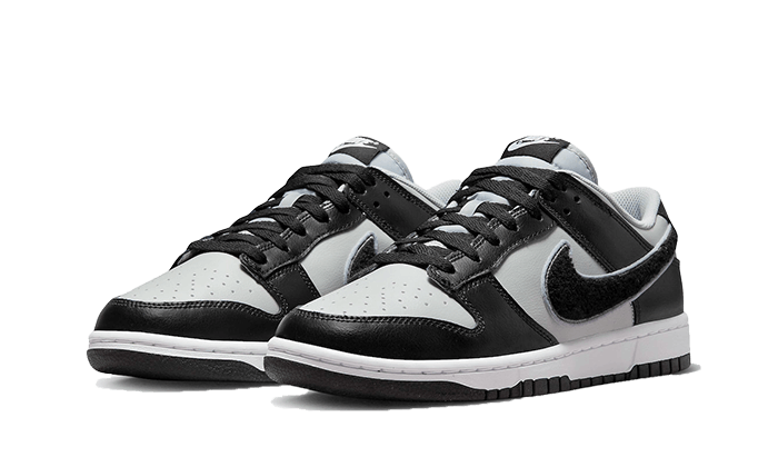 Nike
Dunk Low Chenille Swoosh Grey Black - MAILLOT DE FOOT PRO
