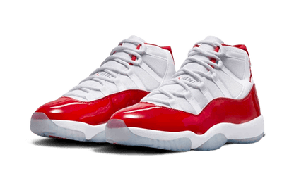 Air Jordan 11 Retro Cherry (2022) - MAILLOT DE FOOT PRO