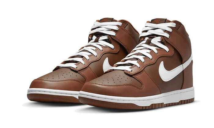 Nike

Dunk High Chocolate - MAILLOT DE FOOT PRO