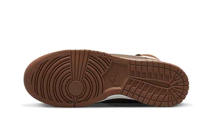 Nike

Dunk High Chocolate - MAILLOT DE FOOT PRO