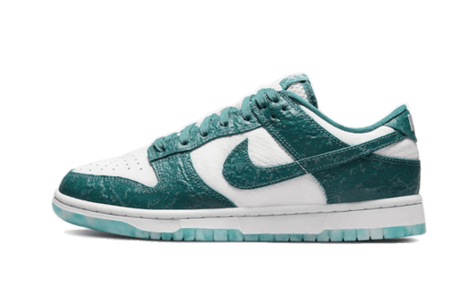Nike

Dunk Low Ocean - MAILLOT DE FOOT PRO