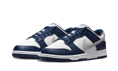 Nike

Dunk Low Summit White Midnight Navy - MAILLOT DE FOOT PRO