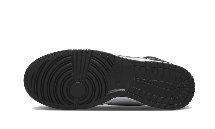 Nike

Dunk High Black Camo - MAILLOT DE FOOT PRO