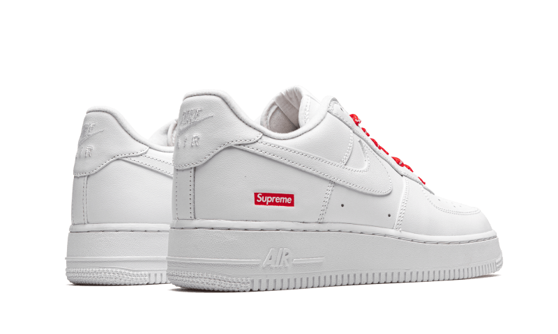Nike

Air Force 1 Low White Supreme - MAILLOT DE FOOT PRO