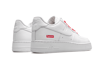 Nike

Air Force 1 Low White Supreme - MAILLOT DE FOOT PRO