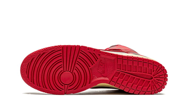 Nike

Dunk High 1985 Red Acid Wash - MAILLOT DE FOOT PRO