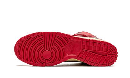 Nike

Dunk High 1985 Red Acid Wash - MAILLOT DE FOOT PRO