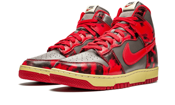 Nike

Dunk High 1985 Red Acid Wash - MAILLOT DE FOOT PRO