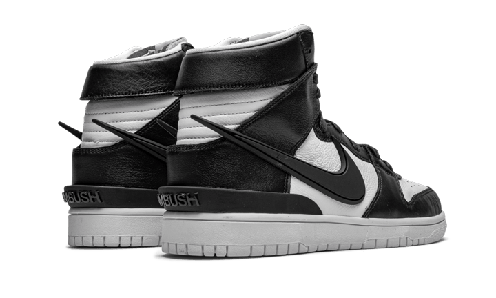 Nike

Dunk High Ambush Black White - MAILLOT DE FOOT PRO