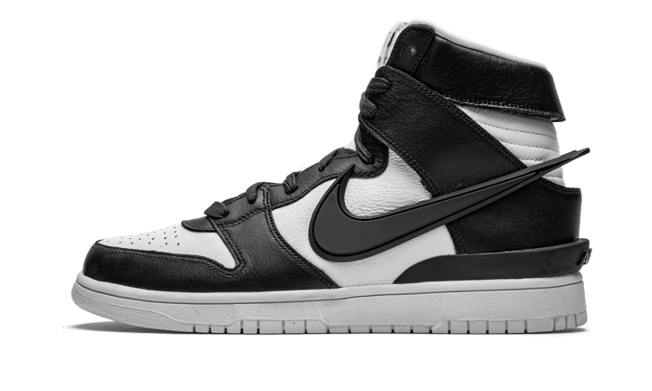 Nike

Dunk High Ambush Black White - MAILLOT DE FOOT PRO