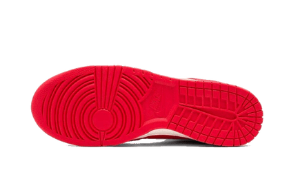 Nike

Dunk High First Use University Red - MAILLOT DE FOOT PRO