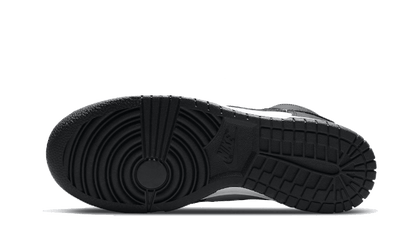 Nike

Dunk High Panda (2021) - MAILLOT DE FOOT PRO