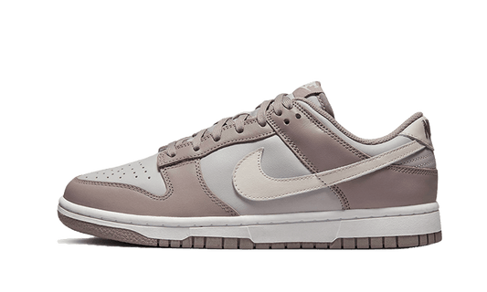 Nike

Dunk Low Bone Beige - MAILLOT DE FOOT PRO