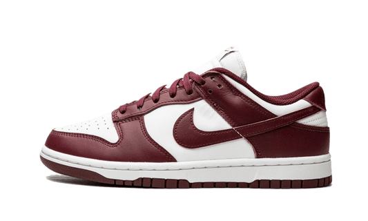 Nike

Dunk Low Bordeaux - MAILLOT DE FOOT PRO