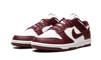 Nike

Dunk Low Bordeaux - MAILLOT DE FOOT PRO