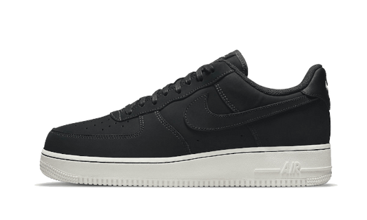 Nike

Air Force 1 Low 07' LX Off Noir - MAILLOT DE FOOT PRO
