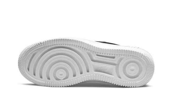 Nike

Air Force 1 Low PLT.AF.ORM Black - MAILLOT DE FOOT PRO