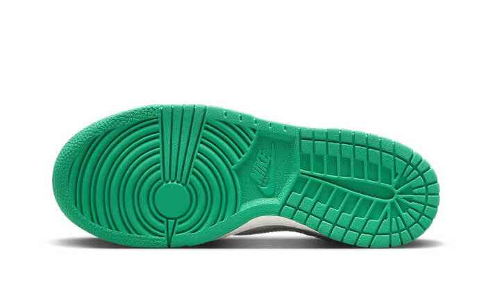 Nike

Dunk High White Green - MAILLOT DE FOOT PRO