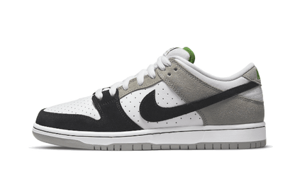 Nike

SB Dunk Low Chlorophyll - MAILLOT DE FOOT PRO