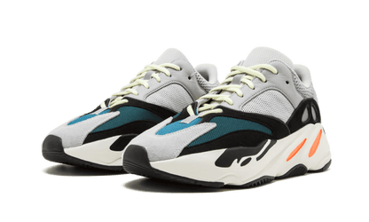 Adidas

Yeezy 700 Wave Runner Solid Grey - MAILLOT DE FOOT PRO